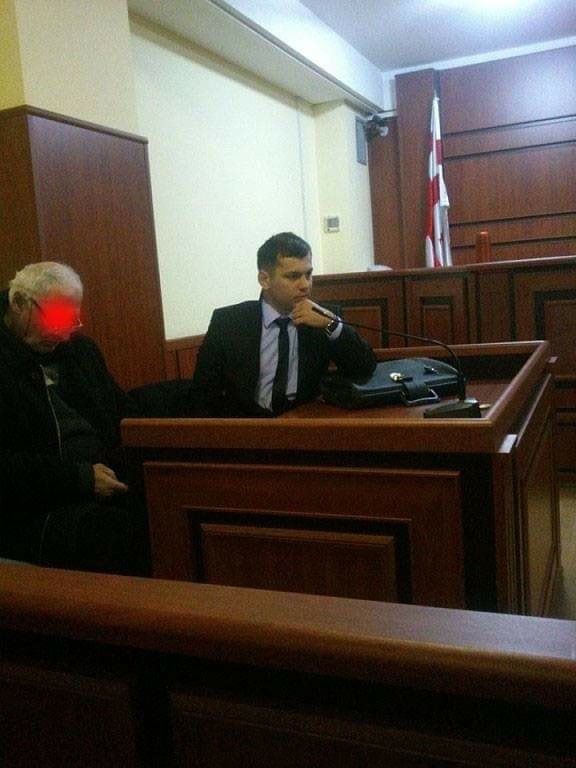 ადვოკატის ძალიან რთული კატეგორიის საქმიდან ეპიზოდი. ????იპოთეკურ სესხთან დაკავშირებით  საქმის წარმოებისას დაზარალებულებს ვიცავდი რომლების საქმეშიც ჩავერთვე მაშინ- როცა გამოსახლების პროცესი ახალი დაწყებული იყო, მოწინააღდეგეები იყვენ დიდი გამოცდილების მქონე