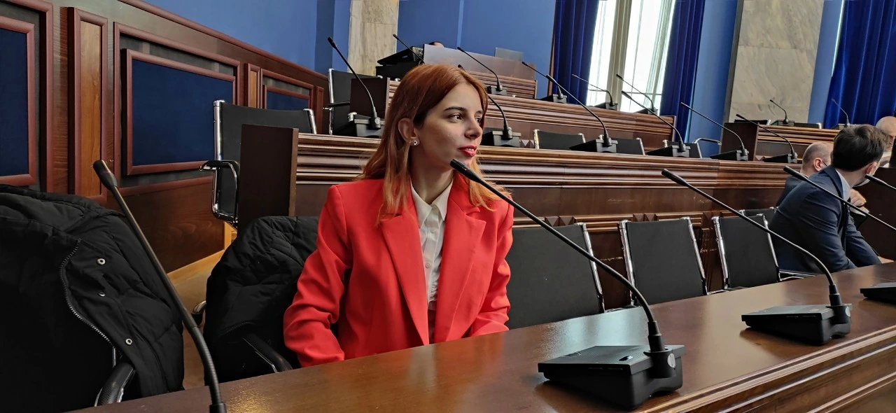 გაიცანით მარიამ ჭყონია &ndash; 20 წლის ნიჭიერი იურისტი და სტუდენტი, რომელიც უკვე აქტიურად წერს პუბლიკაციებს იურისპუდენციაში. როგორ დაიწყო მისი სამართლებრივი კარიერა და რა გამოცდილება აქვს უკვე ამ სფეროში?