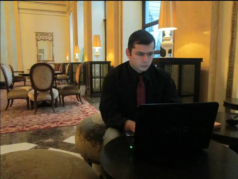 ძლიერი ჭკვიანი ადვოკატი კარგი და საუკეთესო  ხედვებით 